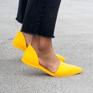 Native Audrey Yellow Pointed Toe D’Orsay Waterproof Shoes